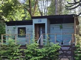 The Cabin, Stronua. A beautiful 1 bedroom cabin.