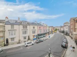 Oxford Street Apartments