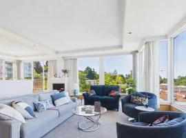 Panoramic Ocean & Fairway Views At Sayward Hill