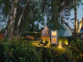 Unique Escape Glamping in the Heart of Prague with Hot Tub and Vysehrad Castle View