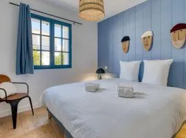 Cocon Bains de Mer steps from the beach Private Terrace Town Center 4p