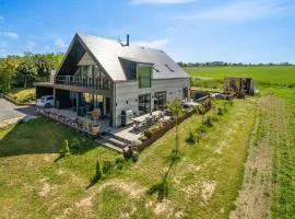 New Holiday Home With Sea View And Spa