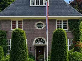Deventer में, होटल Deventer Heritage en Boutique B&B, museumhuis "De Worp", het huis met de theekoepel, logeren in authentiek historisch erfgoed