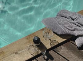 WEINQUARTIER Kalter Hügel 70 qm Garten Lagerfeuer Pool Terrasse Parkplatz, hotelli Naumburgissa