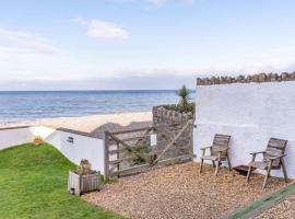 Superb Cintra Beachside Apartments, готель у місті Лландидно