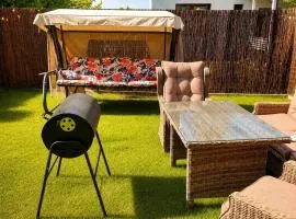 Przestrzenny apartament Biała Flaga Podwórko, Grill, Rowery