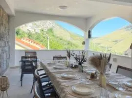 Villa with stunning Mountain Views and Authentic Croatian Stone House near Split and Sea