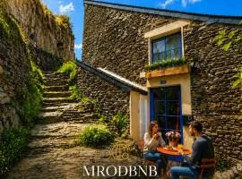 MRODBNB - Maisonnette Atypique enfouie dans la Roche - Gr34, Plage, Resto & Huîtres à 25m