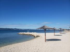 Relax & enjoy at POWERMoNi – hotel w Bibinje