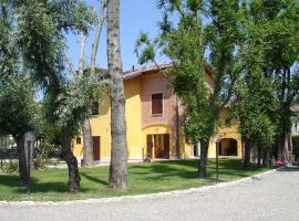 Fondo Giardinetto, guest house in Modena