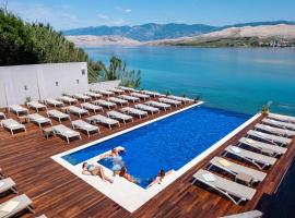 Hotel Plaza, hotell i Pag