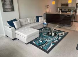 Stunning 1 Bedroom condo with riverview in Calgary, hotel en Calgary