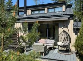 Forest & Sea Retreat Cottage with Pool