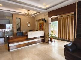 Hotel Surya Palace: Durg şehrinde bir otel