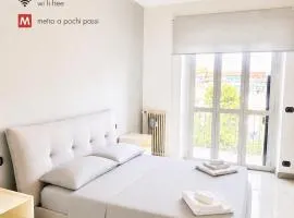 R&G House - Appartamento moderno vicino alla metropolitana - Modern apartment close to the metro