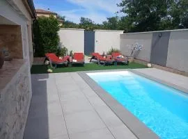 Gîte L'Ardétente piscine privée & accès SPA, Adults only, 2 à 4 personnes, Ardèche