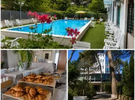 B&B Promenade Hotel Simple con Piscina