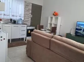 Apê Completo - Charmoso - Cozinha Equipada -Garagem