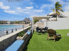 Vista Delfin Beach House، فندق في سان كارلوس