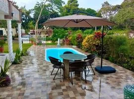 Casa completa com Piscina privativa em aldeia