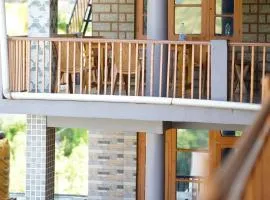 Highland Spirit Rooftop & Riverside Retreat