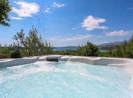 Holiday home Danica, hotel en Bašić