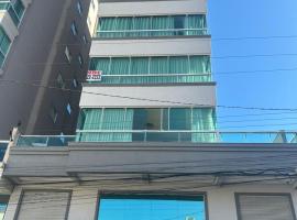 Lindo Apartamento vista MAR Itapema, hotell sihtkohas Itapema