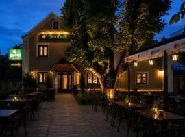 Hotel & Restaurant Pod Kaštany