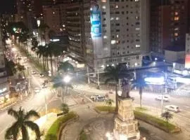 Apê no Gonzaga - 2 Quartos - 1 Quadra da Praia