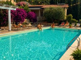 Residence Le Solane, hotell i Marina di Campo