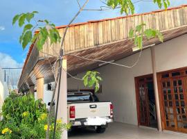Ampla Casa Duplex com 4 suítes, hotel a Teresina