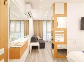 Renovated Studio in the Action 1