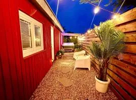 Charming Scandinavian eco house with private garden and jacuzzi between Amsterdam Haarlem and Schiphol Airport