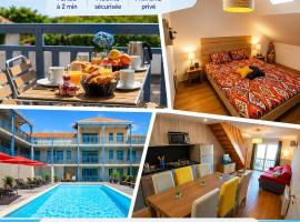 Superbe duplex à Biscarrosse Plage avec piscine, parking privé et océan à pied: Biscarrosse şehrinde bir otel