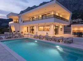 Villa Vidona I Sea view retreat I Heated pool