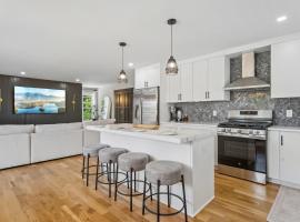 Modern 3BR Retreat Near NYC, EWR & MetLife, Hotel in Linden