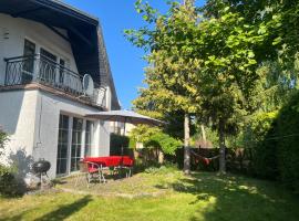 ZACISZNY DOMEK Z OGRODEM NAD MORZEM, hotel sa Rowy