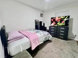 Private Room near Downtown