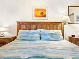 Hi-Tide Resort King Bed Dogs OK Unit 01