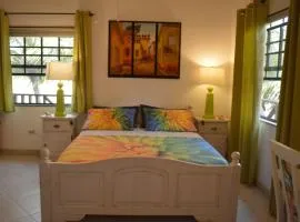 Yellow Bird Apartment