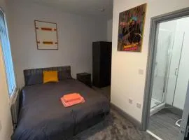 PLUS Properties Leek 4 Ensuite