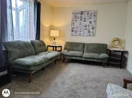 Comfy, cozy, quiet 3 bedrooms, close to downtown