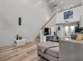 Spacious One-Bedroom Loft With Dining Area & Gated Parking