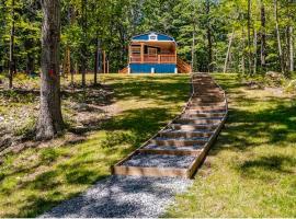 Serenity Cabin - Cozy Mountain retreat near Shenandoah National Park, hotel a Luray