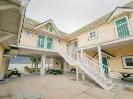 1 BR Suite 9 at Green Gables Resort