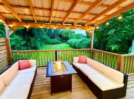 Ultimate Oasis-Waterpark, FIFA!, Zoo & Huge Yard
