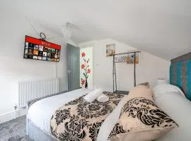 16PT2 - Tranquil and Calming Stay in Armley