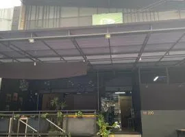 Collection O near Cihampelas Walk formerly De Parleys Rooms