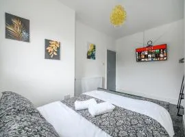 16PT3 - Serene and Soothing Stay in Armley