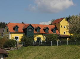 Ferienwohnung Zum alten Forsthaus, готель з парковкою у місті Messern